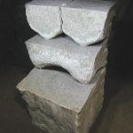 150×90×93cm　白御影石、ステンレス、金箔