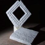 193×145×193cm　白御影石