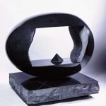 123×137×100cm　黒御影石