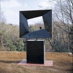 228×145×44cm　黒御影石