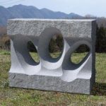 110×140×70cm　白御影石