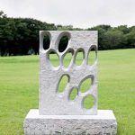 155×130×90cm　白御影石