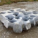 26×186×176cm　白御影石