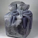 110×80×75cm　黒御影石