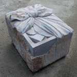 75×80×105cm　赤御影石