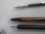 キリや鉄筆のように先の尖って固い細線引き工具