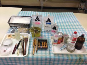 使用する材用や工具