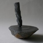 25×24×20cm　伊達冠石 黒御影石 金箔