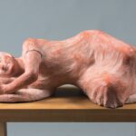 110(台座70)×103×48cm　テラコッタ