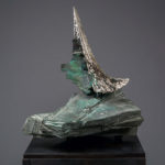 67×55×38cm　ブロンズ、漆、銀箔