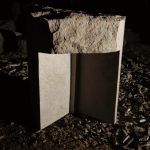 100×85×80cm　赤御影石