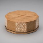 泉健太郎（木・漆） 欅卵殻貼十角箱　17×17×7