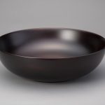 仁城逸景（木・漆） 栃造鉢 43×43×13