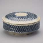 植田禎彦（陶） 掛分蓋物　26.5×26.5×12.4