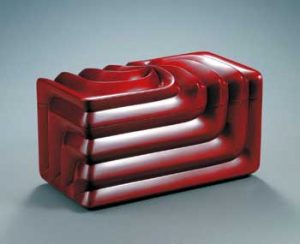 黒田辰秋 赤漆流稜文飾箱 東京国立近代美術館蔵