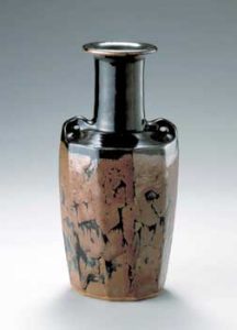 濱田晋作 黒釉面取錆掛花瓶